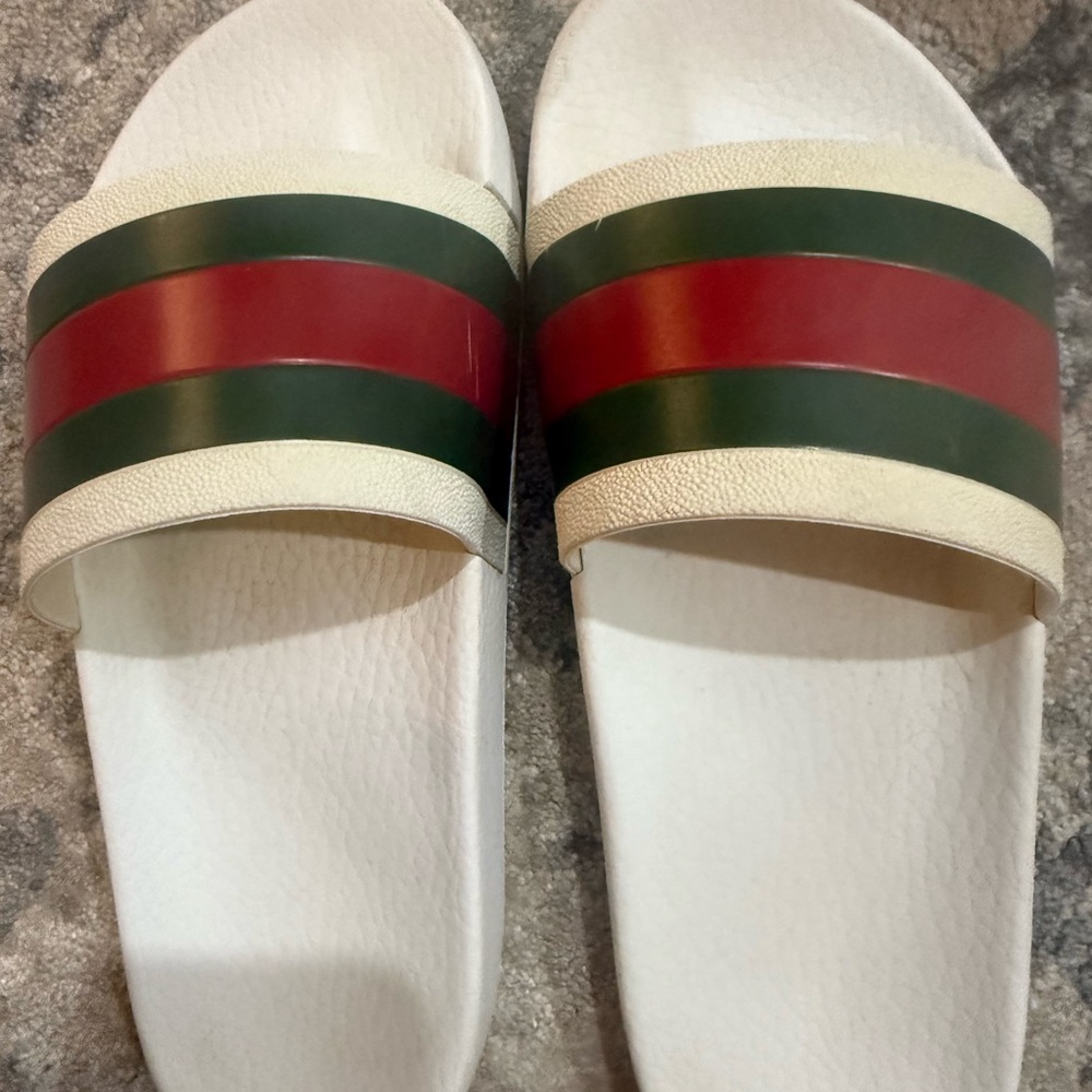 Gucci White Sandals with Red and Green Stripes